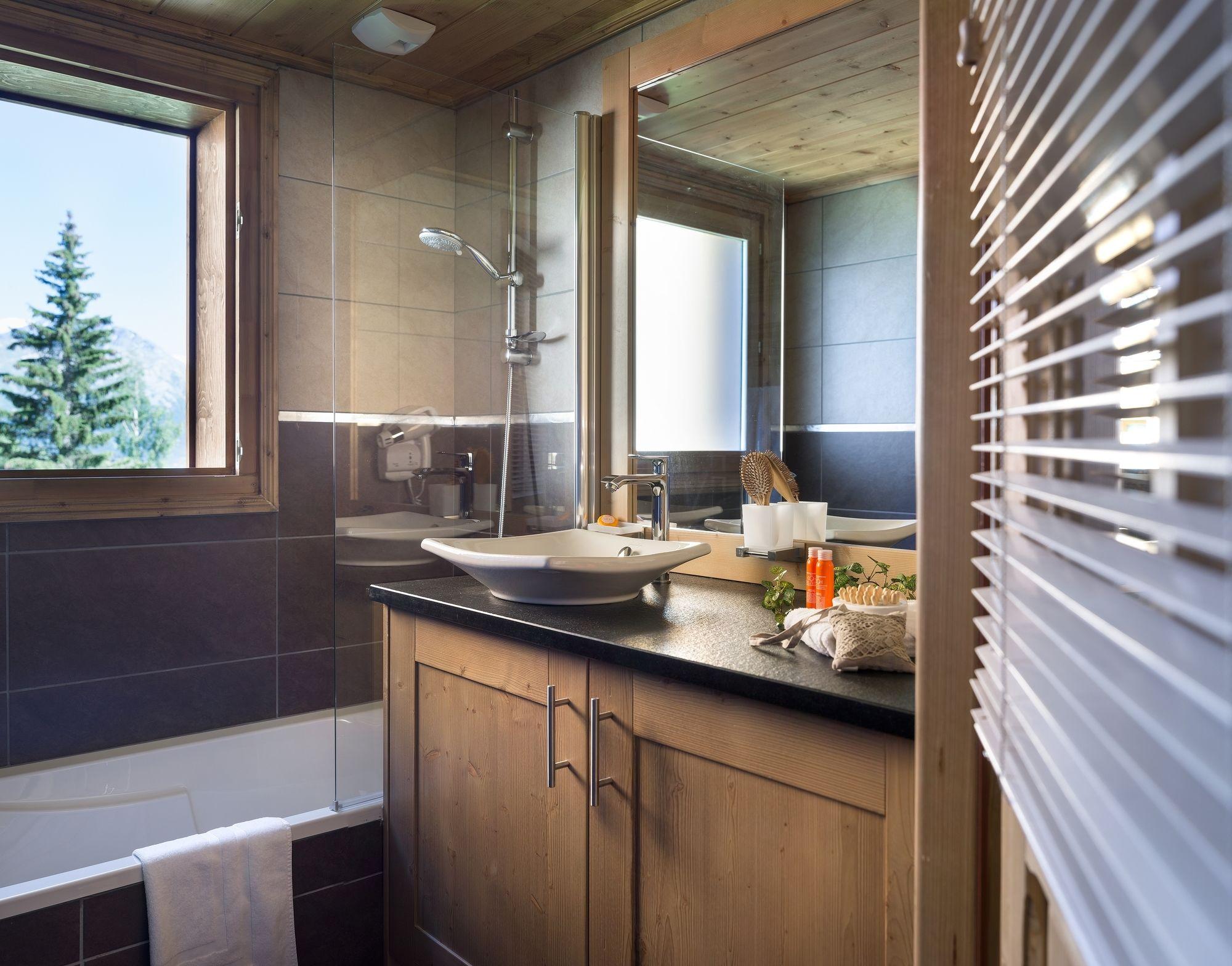Cgh Residence Boutique Les Chalets De Layssia Samoens Bagian luar foto